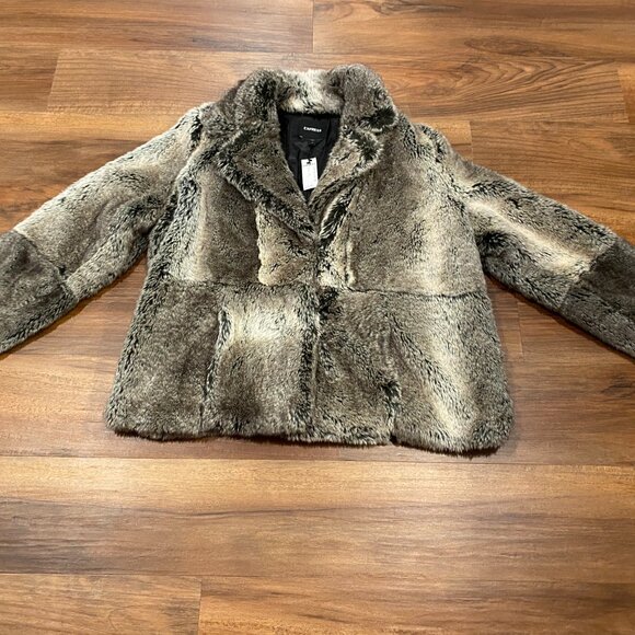 π HOST PICK π Express Faux Fur Coat, Brown/Tan Size XL NWT - Picture 2 of 16